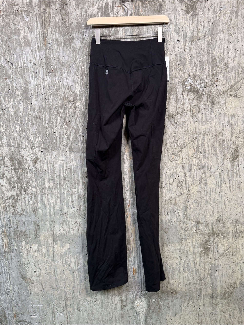 FIGS Women's High Waisted Seville Flare Scrublegging Size XS in Black - Picture 3 of 3